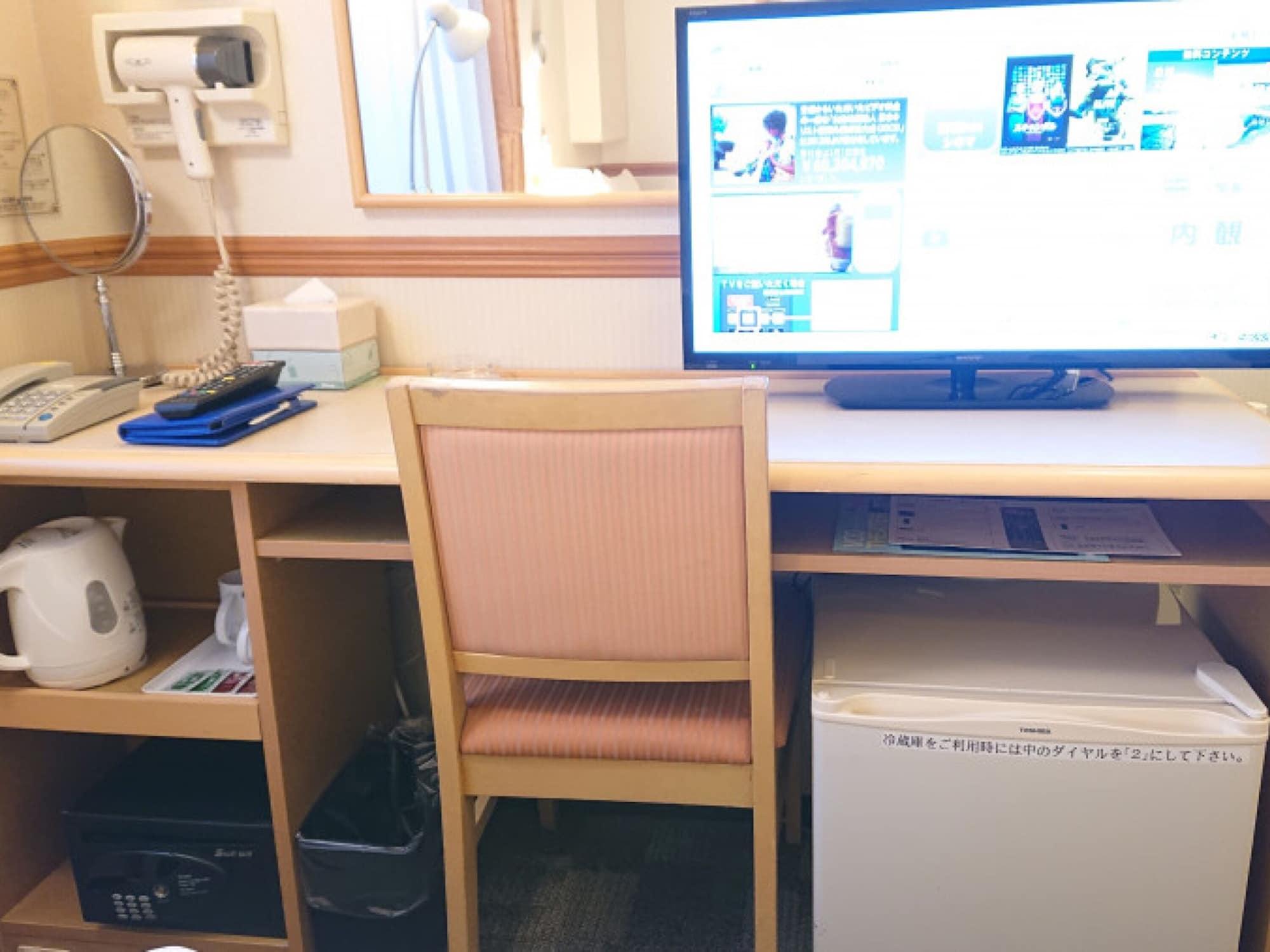 Toyoko Inn Tokyo Eki Shin Ohashi Mae Buitenkant foto
