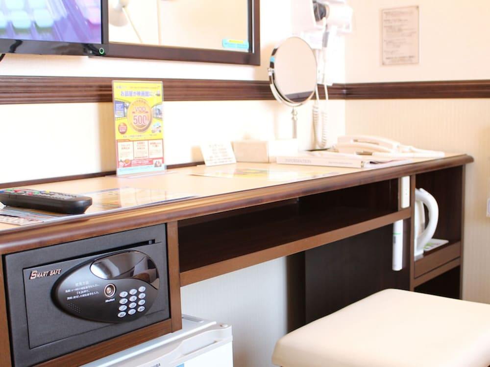 Toyoko Inn Tokyo Eki Shin Ohashi Mae Buitenkant foto